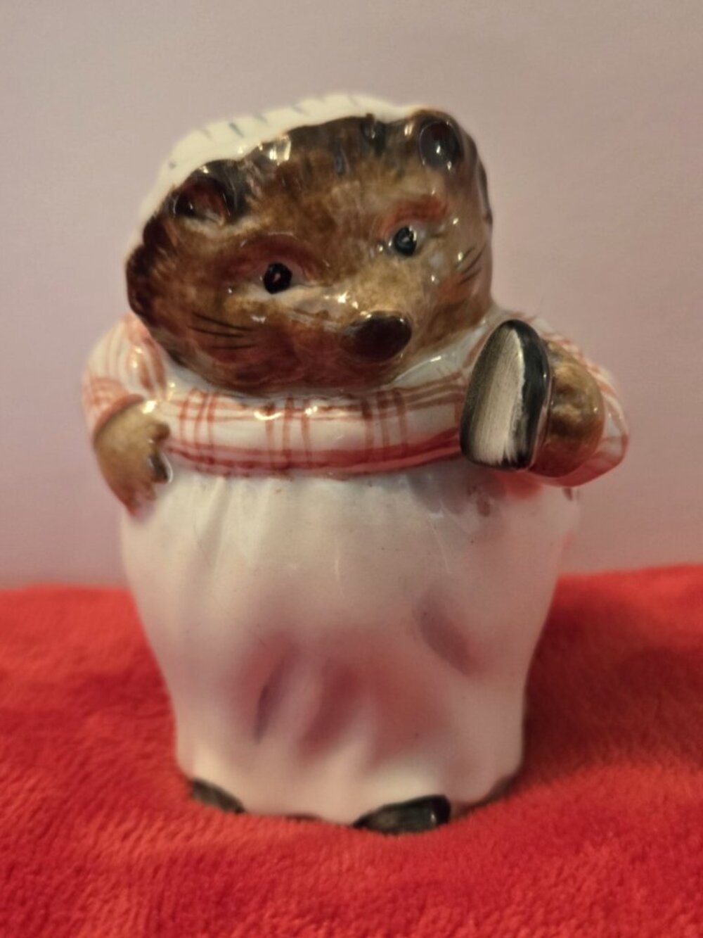 "Mrs. Tiggy Winkle" 1948 Beatrix Potter Beswick England Porcelain Figurine